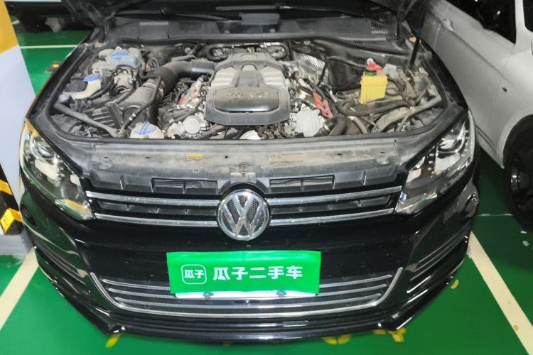 Used Volkswagen Touareg 2012 R-Line Luxury Model Engine Bay