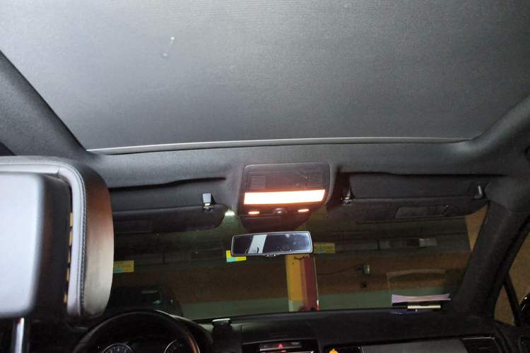 Used Volkswagen Touareg 2012 R-Line Luxury Model Headliner