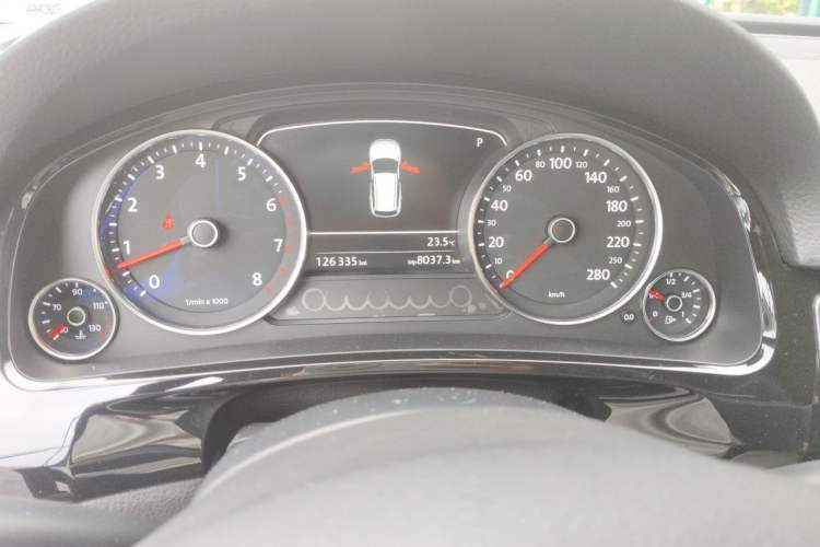 Used Volkswagen Touareg 2012 R-Line High-End Model Instrument Cluster