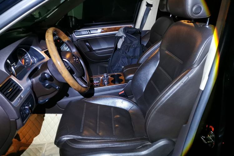 Used Volkswagen Touareg 2012 R-Line High-End Model Left Front Seat