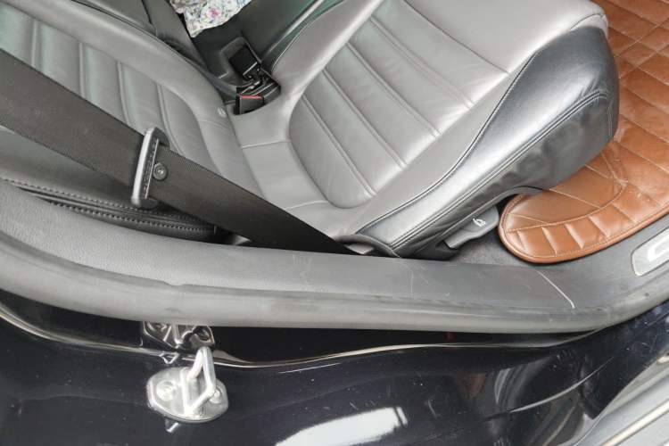 Used Volkswagen Touareg 2012 R-Line High-End Model Left Rear Seat