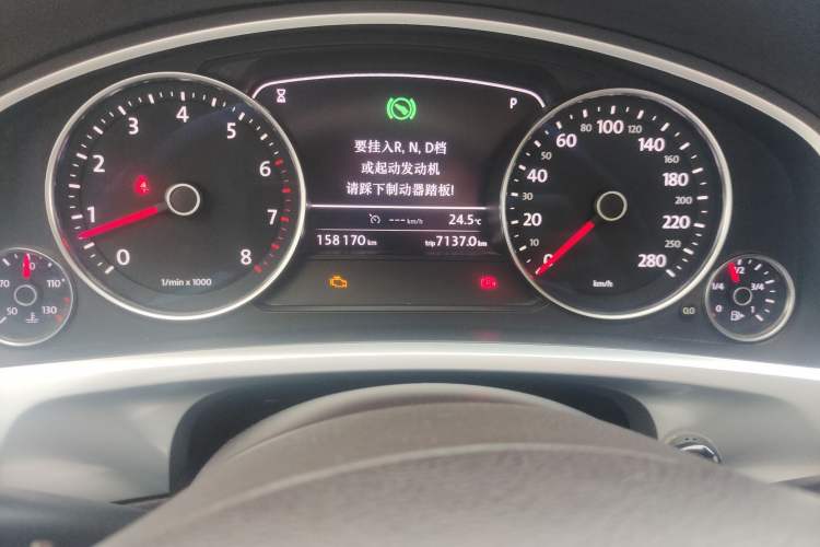 Used Volkswagen Touareg 2012 R-Line High-End Model Odometer Close Up
