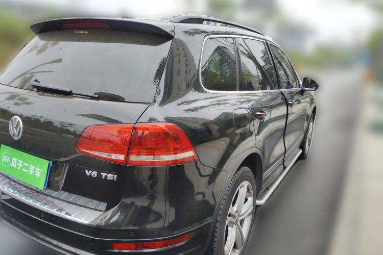 Used Volkswagen Touareg 2012 R-Line High-End Model Rear Right 45 Deg