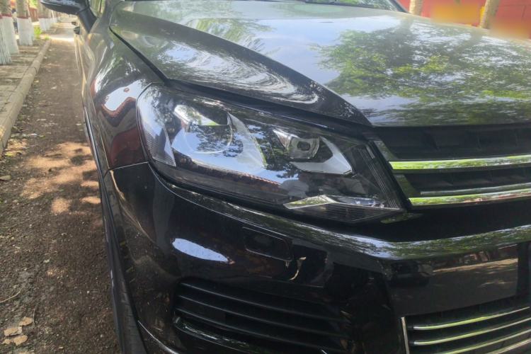 Used Volkswagen Touareg 2012 R-Line Luxury Model Right Front Headlight