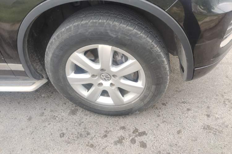 Used Volkswagen Touareg 2012 R-Line High-End Model Right Front Wheel Hub