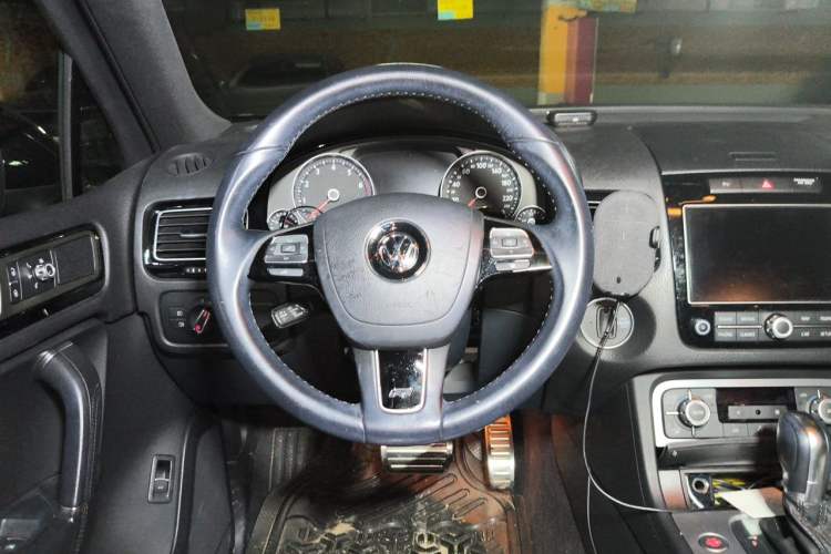 Used Volkswagen Touareg 2012 R-Line Luxury Model Steering Wheel