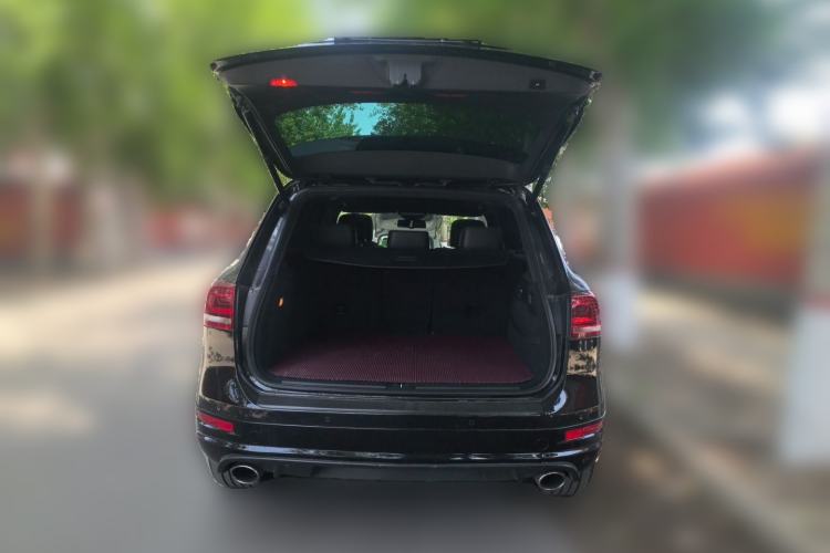 Used Volkswagen Touareg 2012 R-Line Luxury Model Trunk