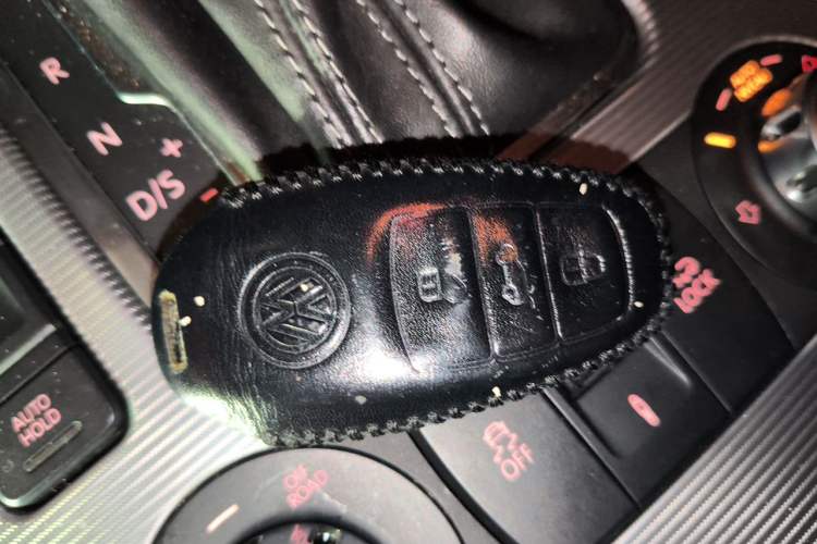 Used Volkswagen Touareg 2012 R-Line Luxury Model Vehicle Key