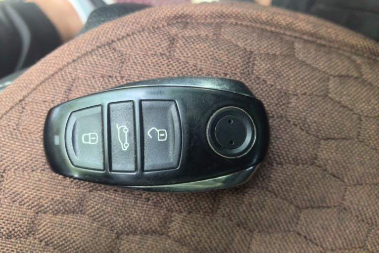 Used Volkswagen Touareg 2012 R-Line Luxury Model Vehicle Key