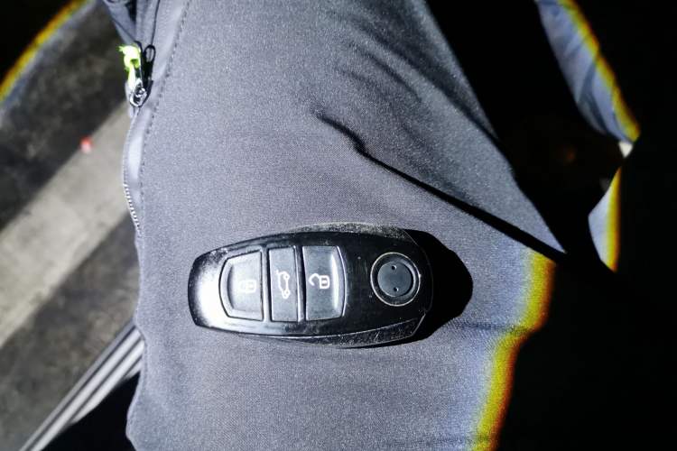 Used Volkswagen Touareg 2012 R-Line High-End Model Vehicle Key