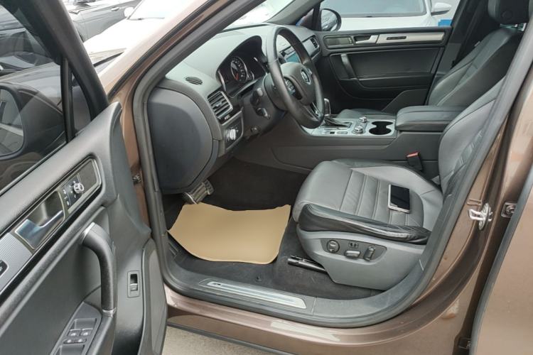 Used Volkswagen Touareg 2012 R-Line High-End Model Driver Seat