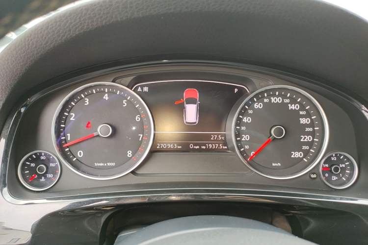 Used Volkswagen Touareg 2012 R-Line High-End Model Instrument Cluster