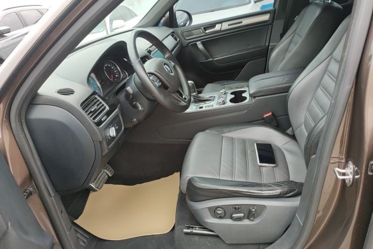 Used Volkswagen Touareg 2012 R-Line High-End Model Left Front Seat