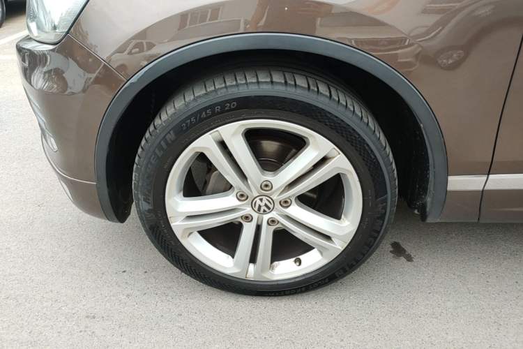Used Volkswagen Touareg 2012 R-Line High-End Model Left Front Wheel Hub