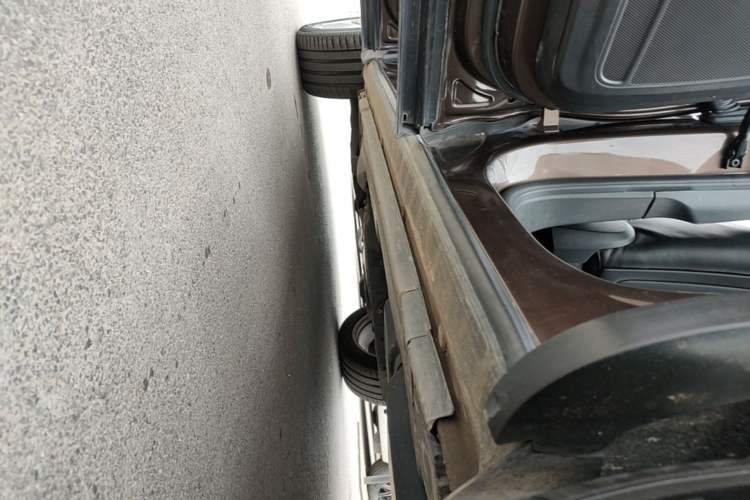Used Volkswagen Touareg 2012 R-Line High-End Model Left Side Sill