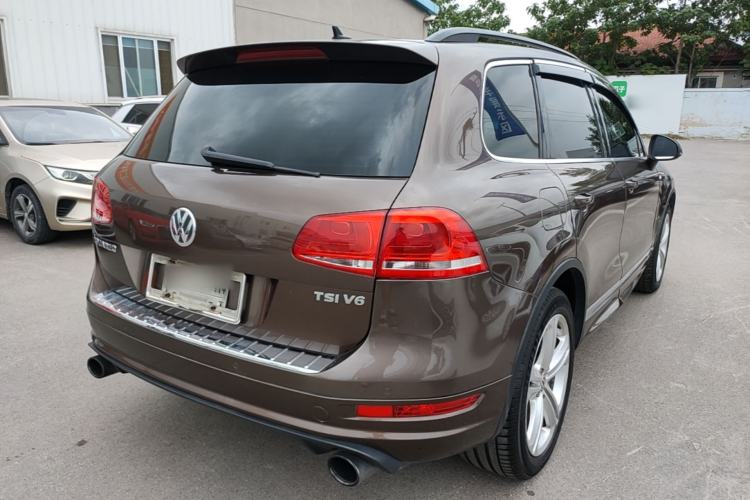 Used Volkswagen Touareg 2012 R-Line High-End Model Rear Right 45 Deg