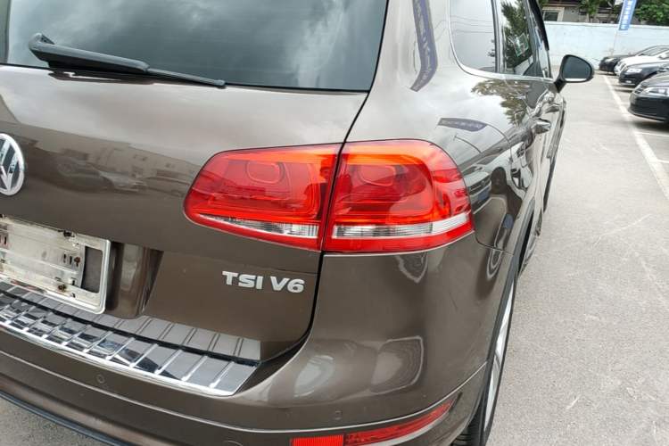 Used Volkswagen Touareg 2012 R-Line High-End Model Right Rear Taillight