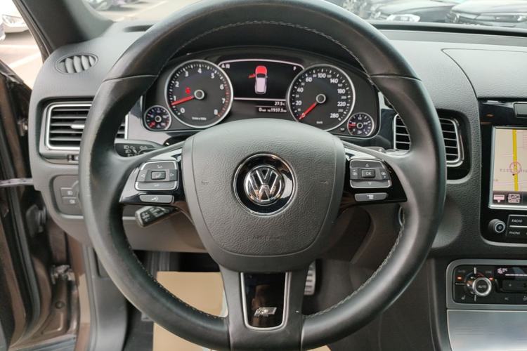 Used Volkswagen Touareg 2012 R-Line High-End Model Steering Wheel