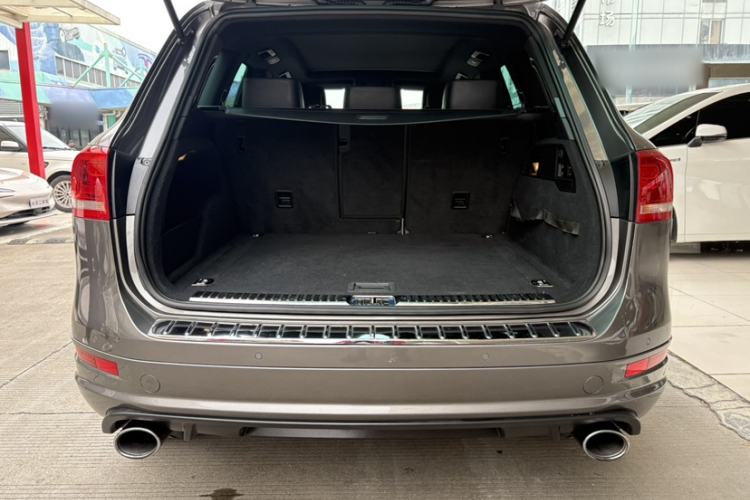 Used Volkswagen Touareg 2012 R-Line High-End Model Exterior 5
