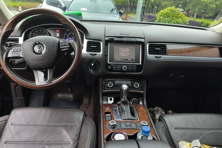 Used Volkswagen Touareg 2013 3.0 TSI Limited Luxury Edition Center Console