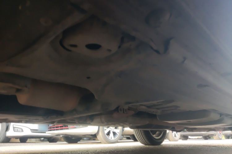 Used Volkswagen Touareg  Chassis Front Left