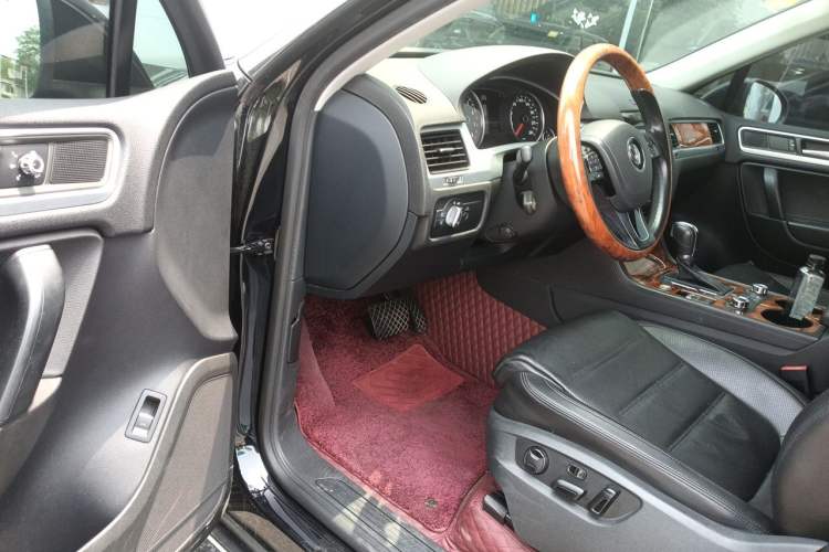 Used Volkswagen Touareg 2013 3.6L Off-Road Enhanced High-End Version Driver Seat