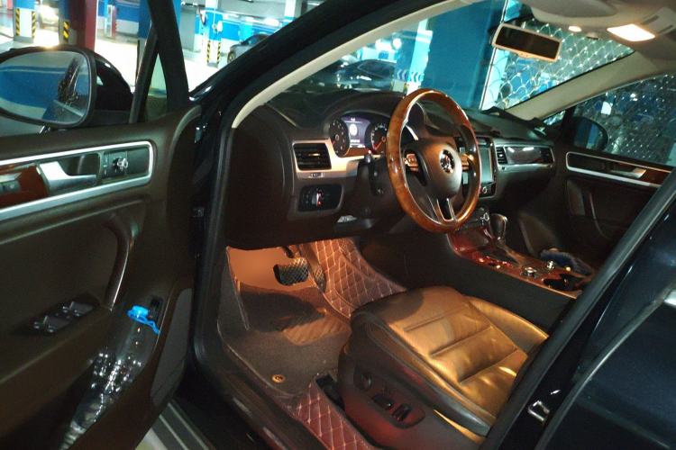 Used Volkswagen Touareg 2013 3.0 TSI Limited Luxury Edition Driver Seat