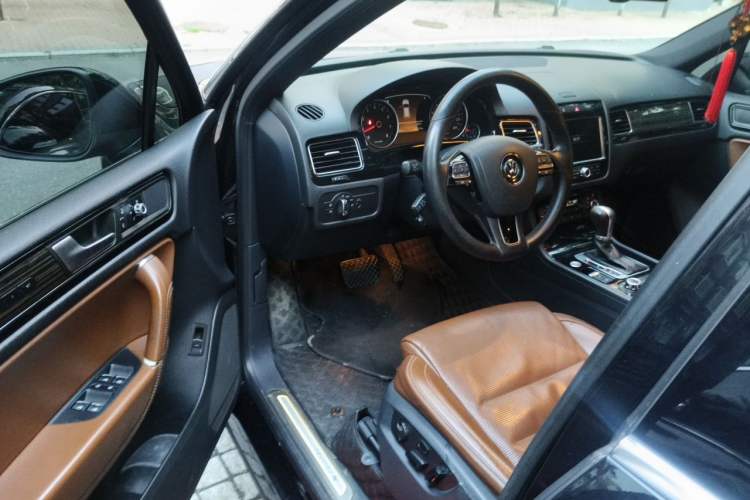 Used Volkswagen Touareg 2013 3.0 TSI X 10th Anniversary Limited Edition Driver Seat