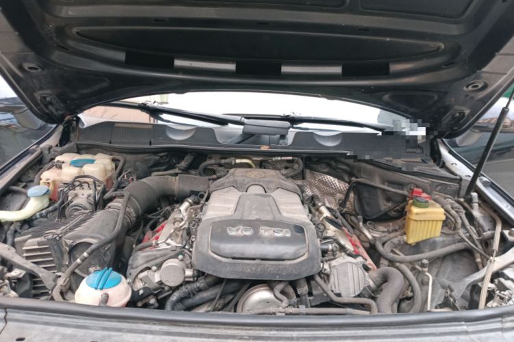 Used Volkswagen Touareg 2013 3.0 TSI X 10th Anniversary Limited Edition Engine Bay