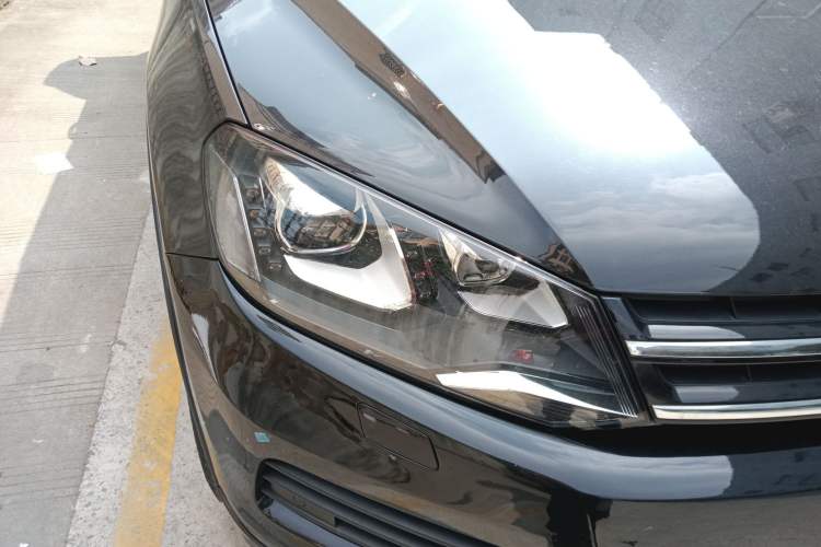 Used Volkswagen Touareg 2013 3.0 TSI X 10th Anniversary Limited Edition Exterior 6