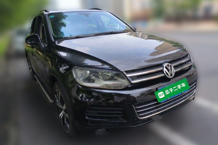 Used Volkswagen Touareg 2013 3.0 TSI Limited Luxury Edition Front Right 45 Deg