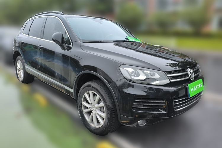 Used Volkswagen Touareg 2013 3.0 TSI Limited Luxury Edition Front Right 45 Deg