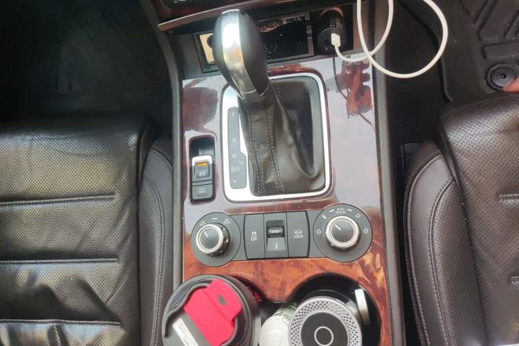 Used Volkswagen Touareg  Gear Lever