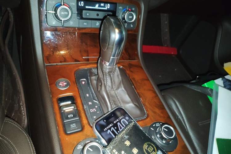 Used Volkswagen Touareg 2013 3.0 TSI Limited Luxury Edition Gear Lever
