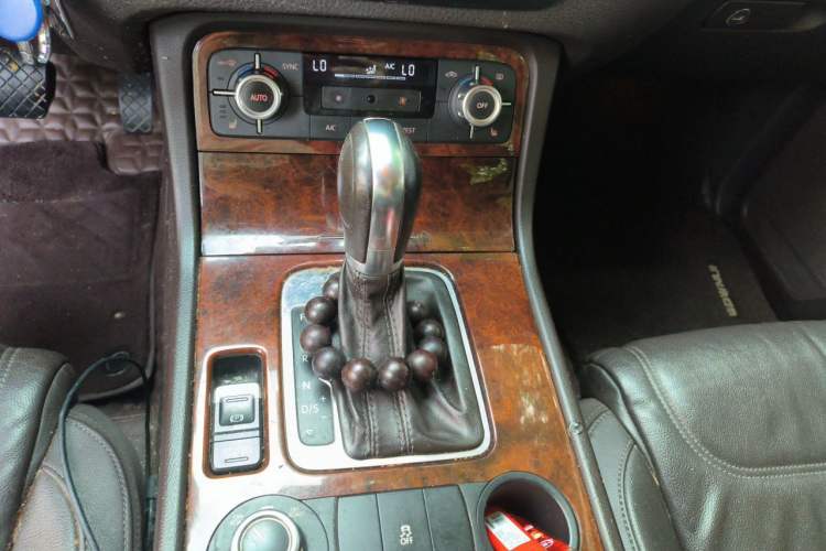 Used Volkswagen Touareg 2013 3.0 TSI Limited Luxury Edition Gear Lever