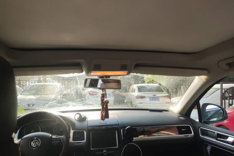 Used Volkswagen Touareg  Headliner