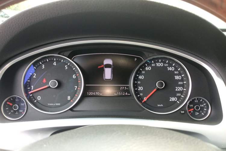 Used Volkswagen Touareg 2013 3.6L Off-Road Enhanced High-End Version Instrument Cluster
