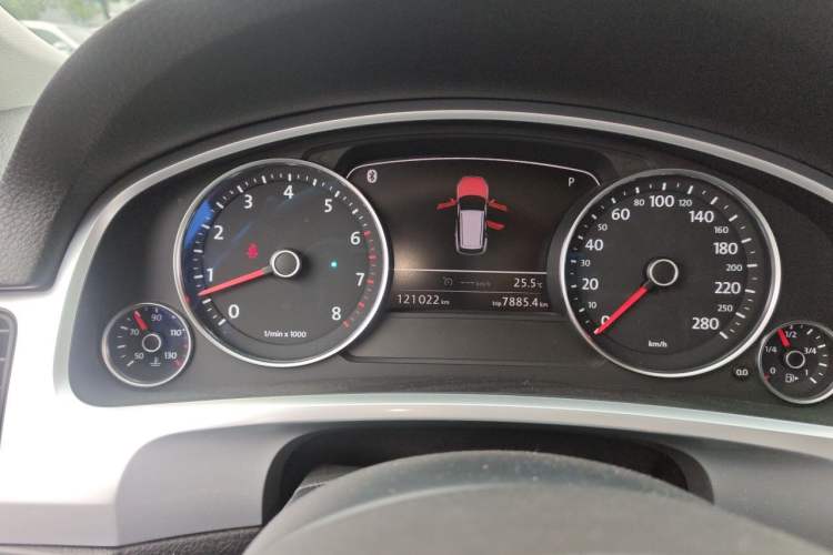 Used Volkswagen Touareg 2013 3.0 TSI Limited Luxury Edition Instrument Cluster