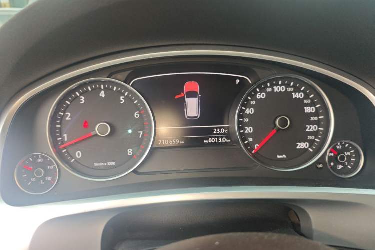 Used Volkswagen Touareg 2013 3.0 TSI X 10th Anniversary Limited Edition Instrument Cluster