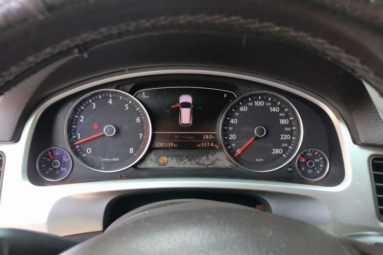 Used Volkswagen Touareg 2013 3.0 TSI Limited Luxury Edition Instrument Cluster