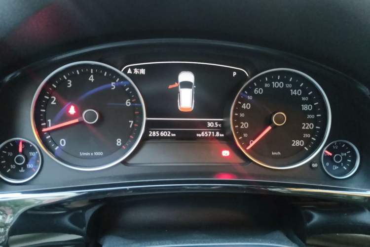 Used Volkswagen Touareg 2013 3.0 TSI X 10th Anniversary Limited Edition Instrument Cluster