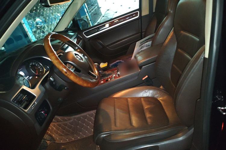 Used Volkswagen Touareg 2013 3.0 TSI Limited Luxury Edition Left Front Seat