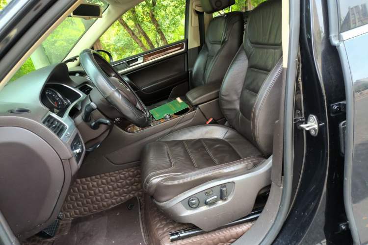Used Volkswagen Touareg 2013 3.0 TSI Limited Luxury Edition Left Front Seat
