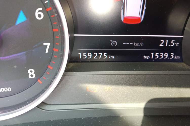 Used Volkswagen Touareg 2013 3.0 TSI X 10th Anniversary Limited Edition Odometer Close Up