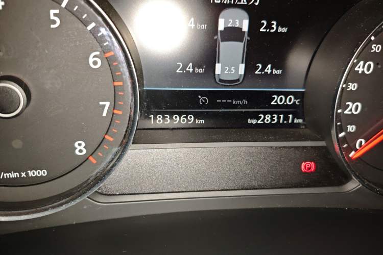 Used Volkswagen Touareg 2013 3.0 TSI Limited Luxury Edition Odometer Close Up