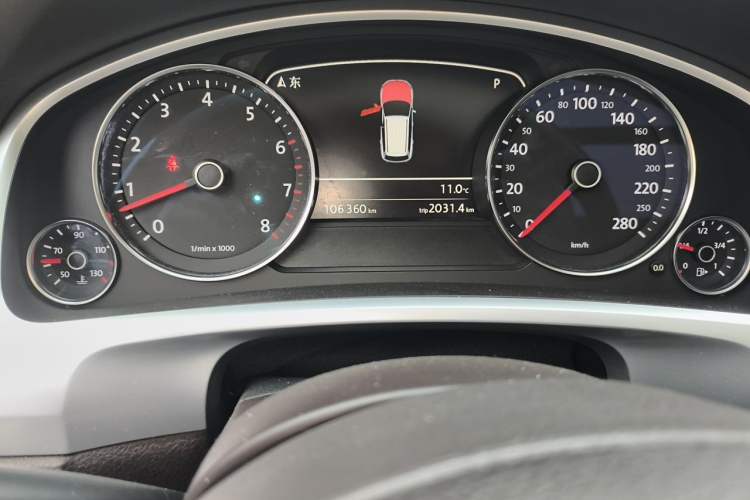 Used Volkswagen Touareg 2013 3.0 TSI Limited Luxury Edition Odometer Close Up