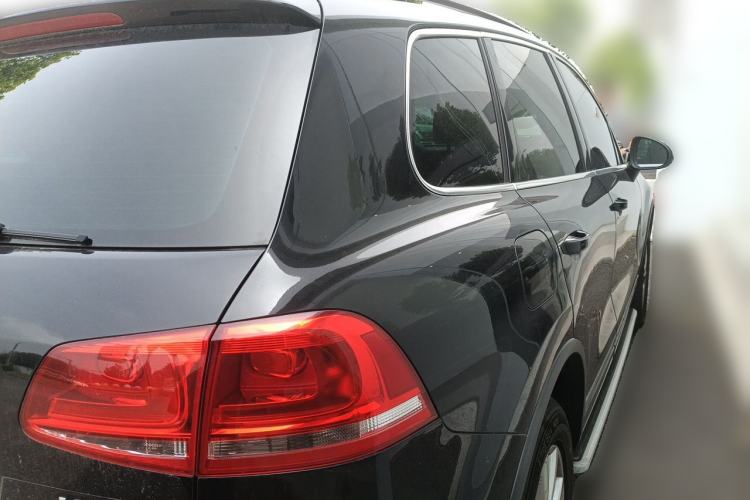 Used Volkswagen Touareg 2013 3.6L Off-Road Enhanced High-End Version Rear Right 45 Deg