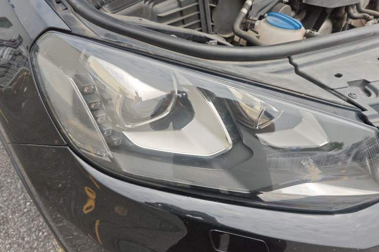 Used Volkswagen Touareg 2013 3.0 TSI Limited Luxury Edition Right Front Headlight