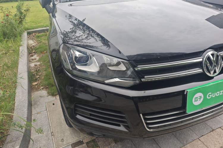 Used Volkswagen Touareg 2013 3.0 TSI X 10th Anniversary Limited Edition Right Front Headlight