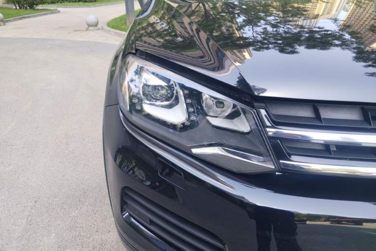 Used Volkswagen Touareg 2013 3.0 TSI Limited Luxury Edition Right Front Headlight